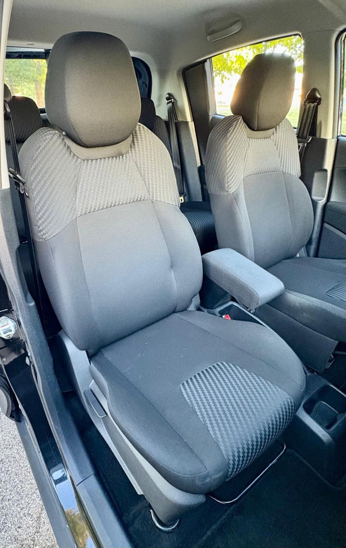 Mahindra KUV100 1.2 K8 (9)