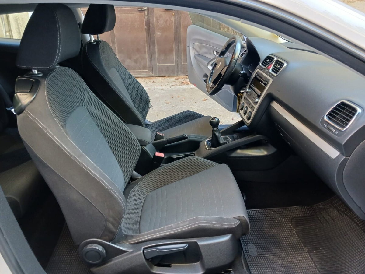 Volkswagen Scirocco 1.4 TSI 160CV (9)