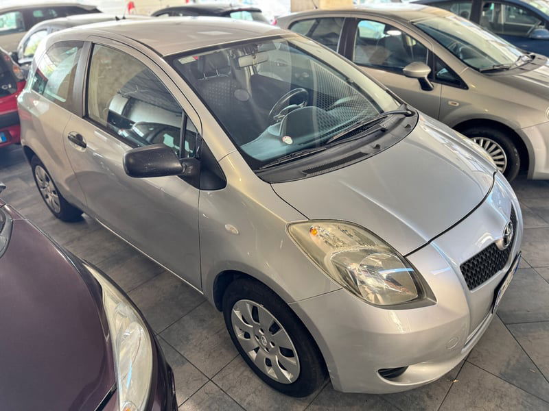 Toyota Yaris 1.0 3 porte Sol