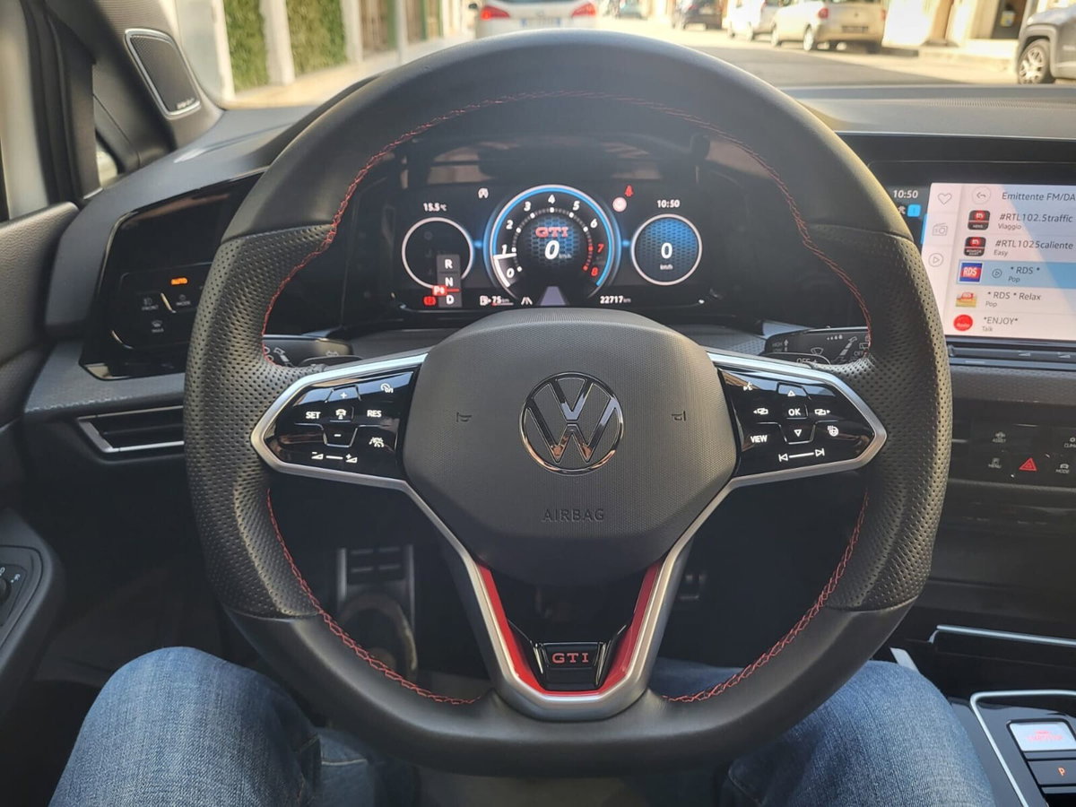 Volkswagen Golf 2.0 TSI GTI DSG (10)