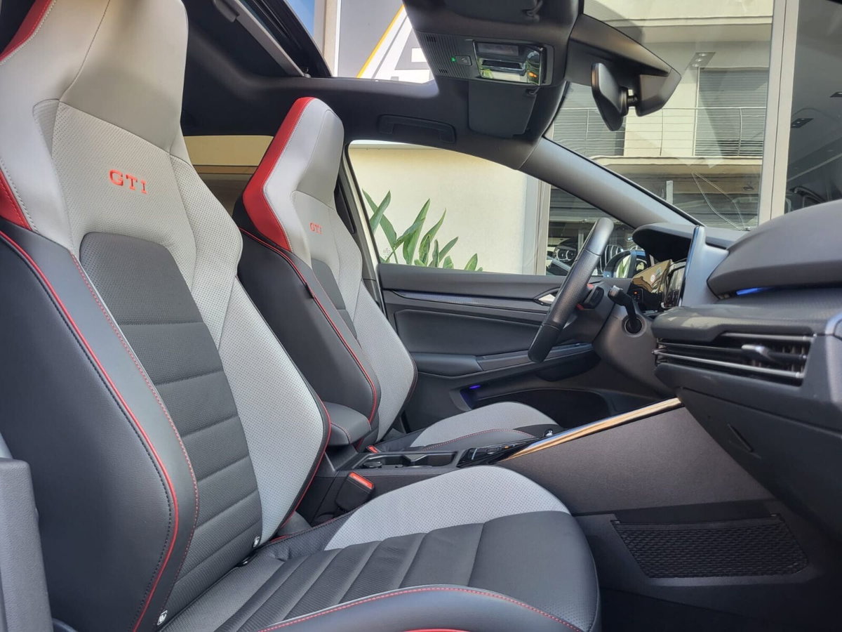 Volkswagen Golf 2.0 TSI GTI DSG (13)