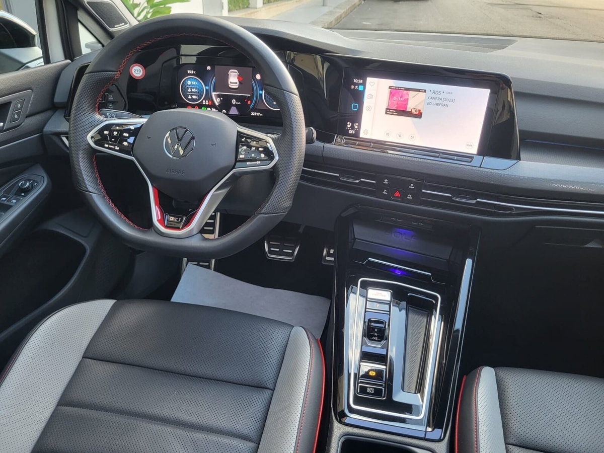 Volkswagen Golf 2.0 TSI GTI DSG (14)