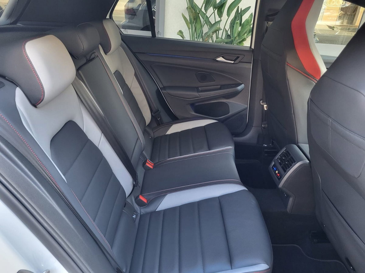Volkswagen Golf 2.0 TSI GTI DSG (16)