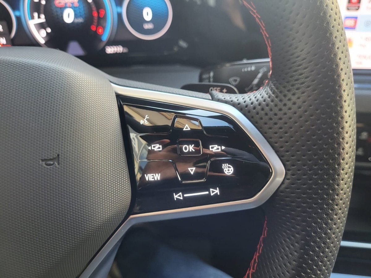 Volkswagen Golf 2.0 TSI GTI DSG (19)