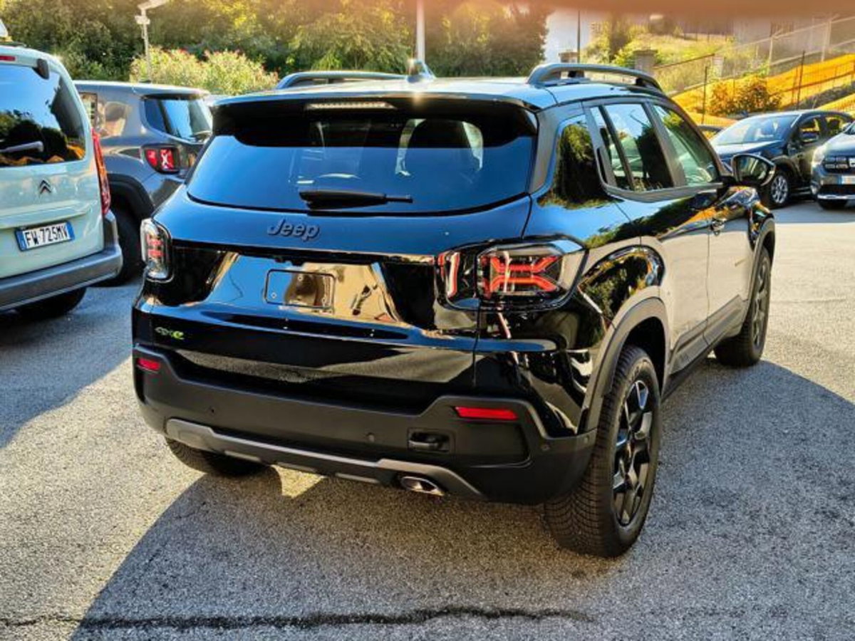 Jeep Avenger 1.2 turbo e-hybrid mhev The North Face 4xe 145cv edct6 (19)