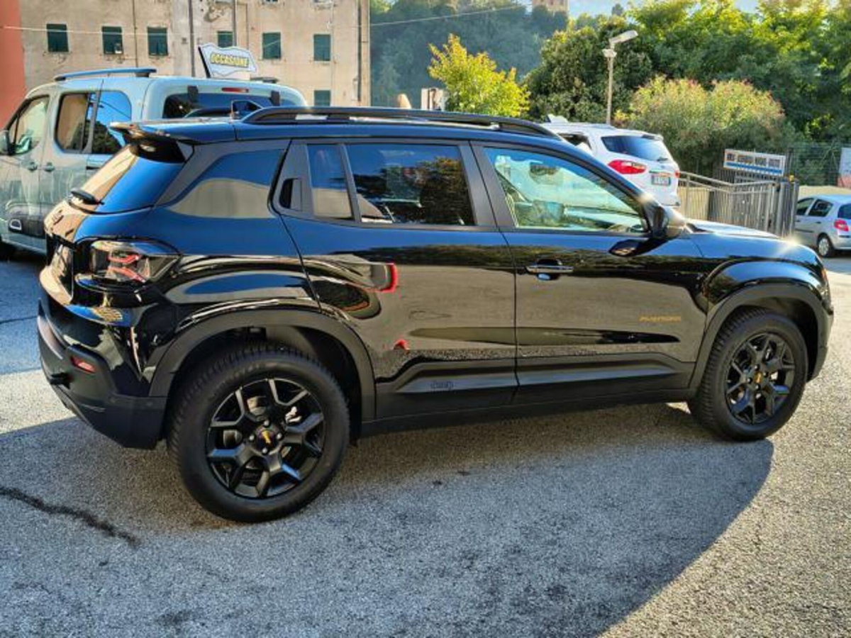 Jeep Avenger 1.2 turbo e-hybrid mhev The North Face 4xe 145cv edct6 (6)