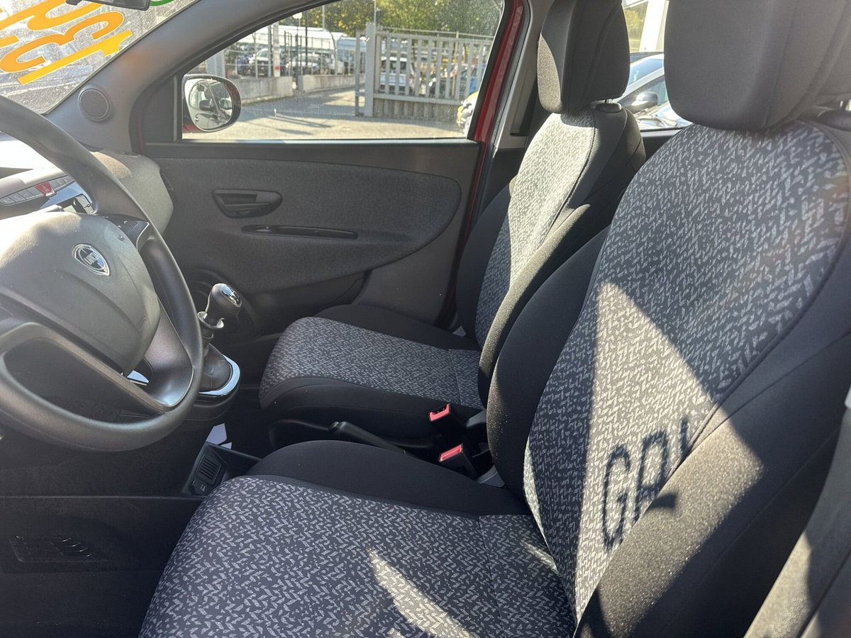 Lancia Ypsilon 1.2 69 CV 5 porte GPL Silver Plus (11)