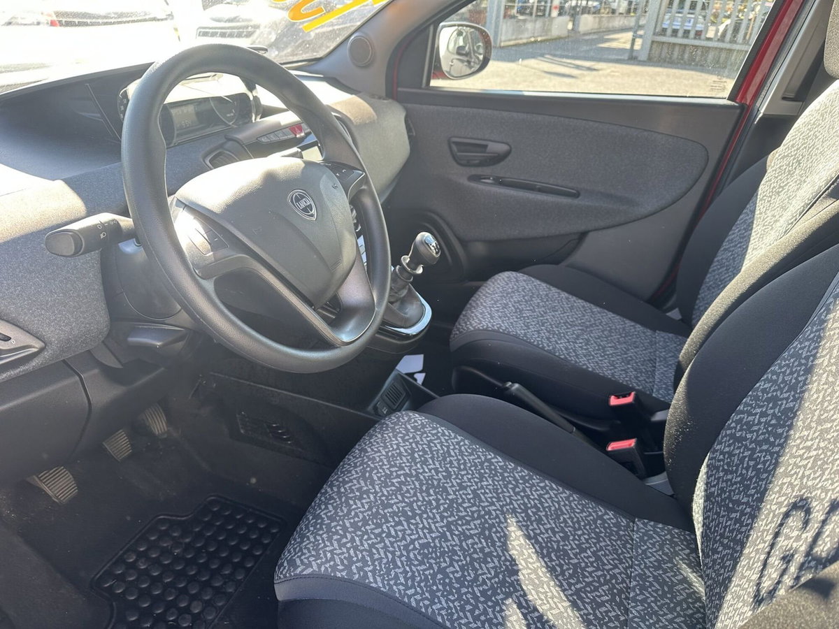 Lancia Ypsilon 1.2 69 CV 5 porte GPL Silver Plus (12)