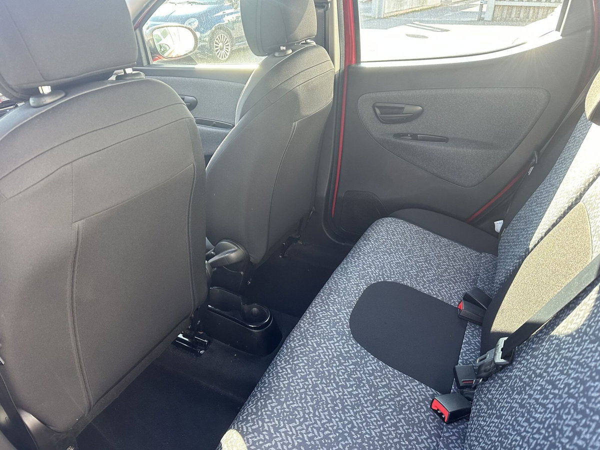 Lancia Ypsilon 1.2 69 CV 5 porte GPL Silver Plus (14)