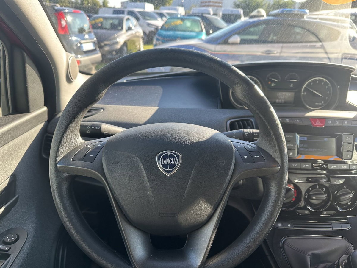Lancia Ypsilon 1.2 69 CV 5 porte GPL Silver Plus (15)