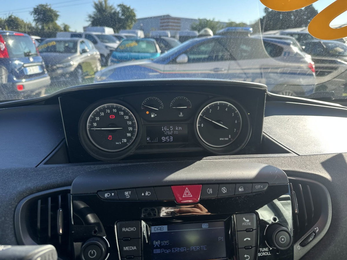 Lancia Ypsilon 1.2 69 CV 5 porte GPL Silver Plus (16)