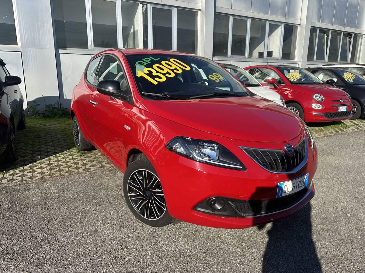 Lancia Ypsilon 1.2 69 CV 5 porte GPL Silver Plus (4)