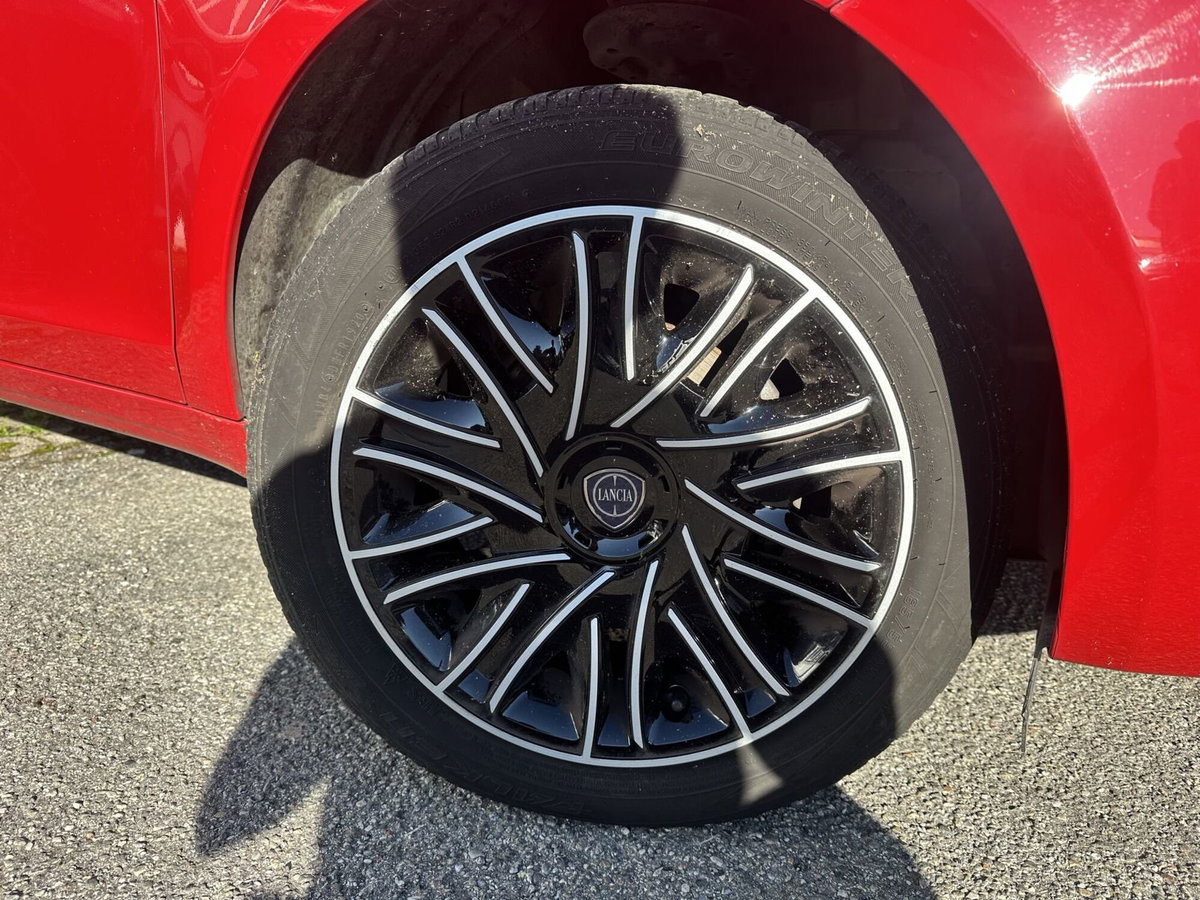 Lancia Ypsilon 1.2 69 CV 5 porte GPL Silver Plus (8)