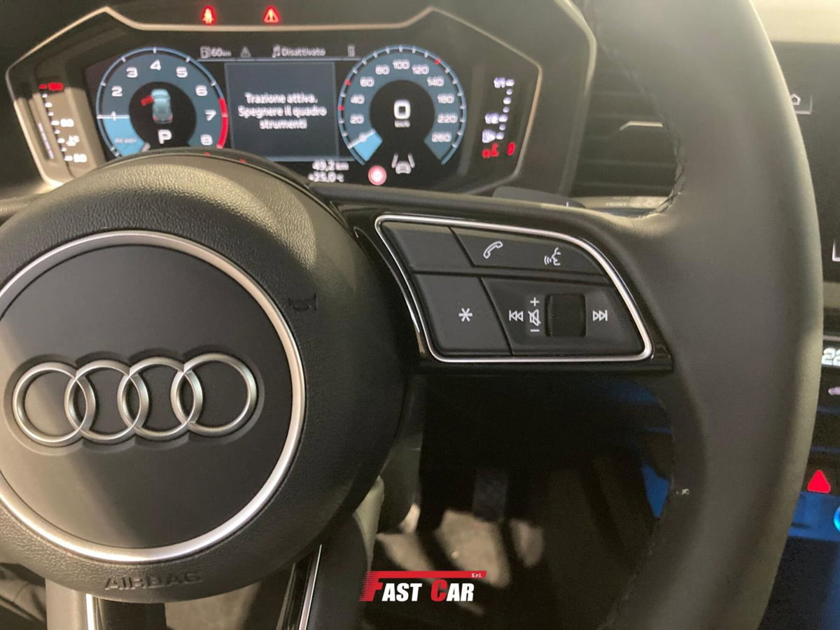 Audi A1 allstreet 30 1.0 tfsi Identity Contrast 116cv (10)