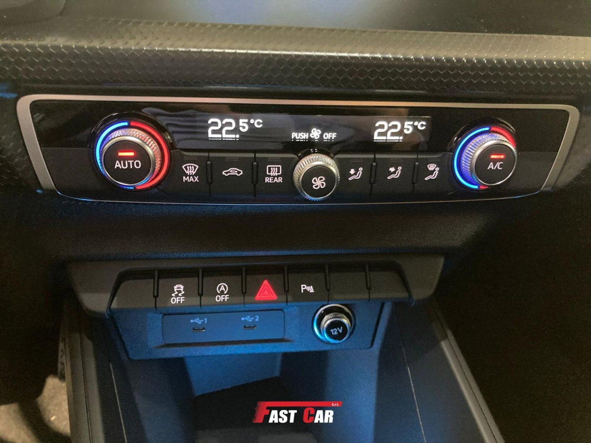 Audi A1 allstreet 30 1.0 tfsi Identity Contrast 116cv (13)
