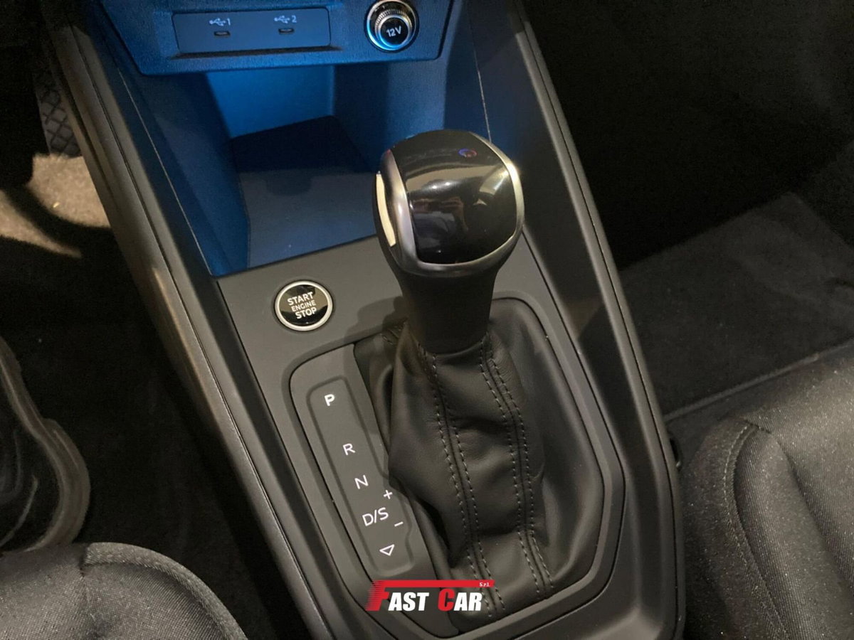 Audi A1 allstreet 30 1.0 tfsi Identity Contrast 116cv (14)