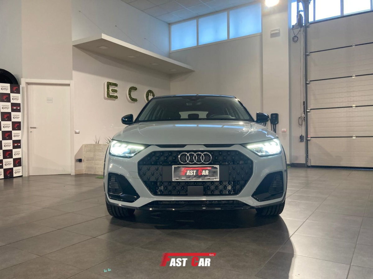 Audi A1 allstreet 30 1.0 tfsi Identity Contrast 116cv (2)