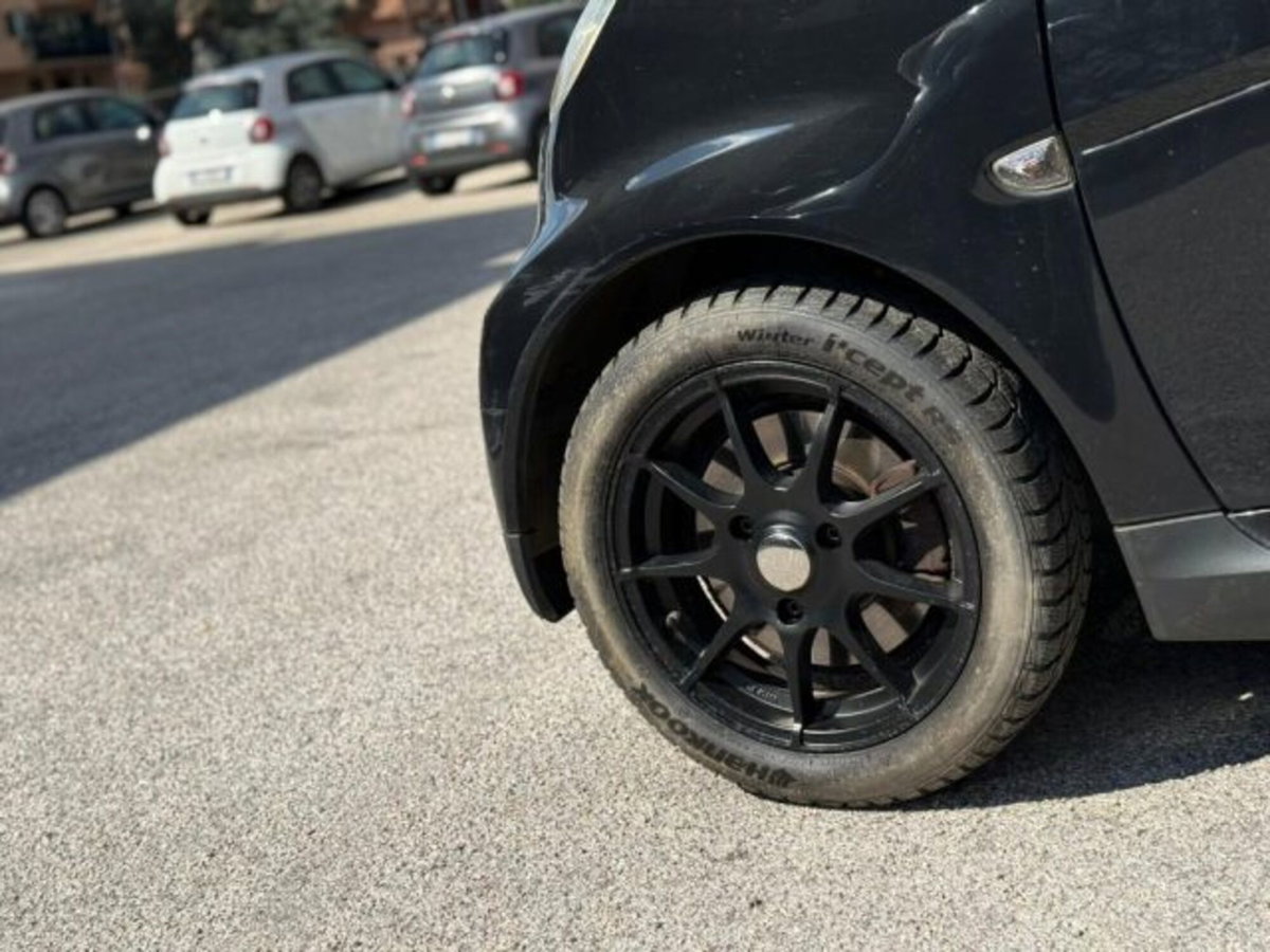 smart Fortwo 1000 45 kW MHD coupé pure (10)