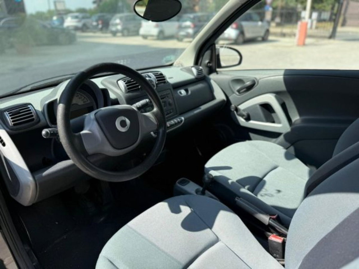 smart Fortwo 1000 45 kW MHD coupé pure (11)