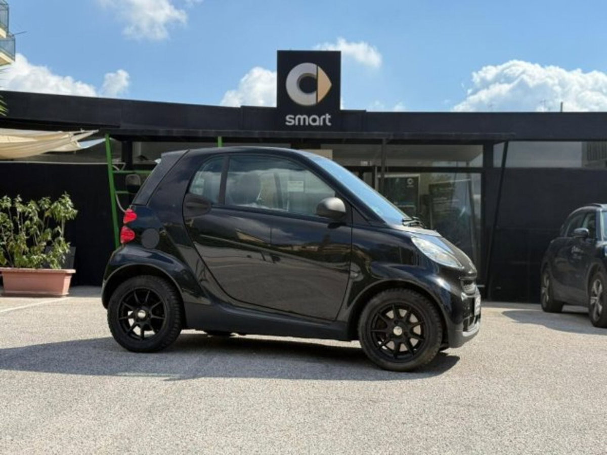 smart Fortwo 1000 45 kW MHD coupé pure (3)