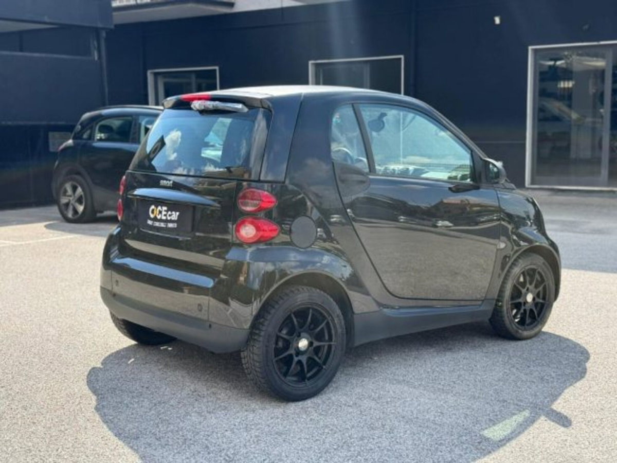 smart Fortwo 1000 45 kW MHD coupé pure (5)