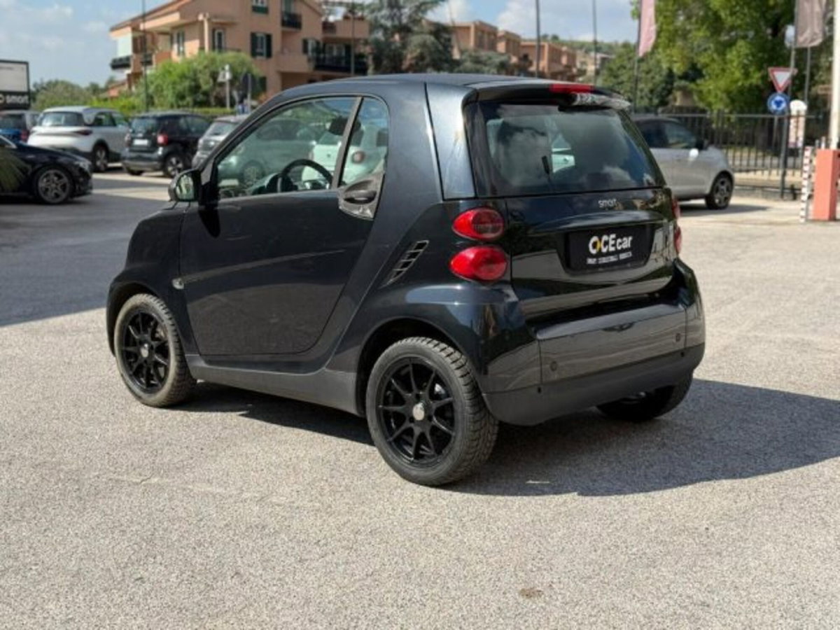 smart Fortwo 1000 45 kW MHD coupé pure (7)