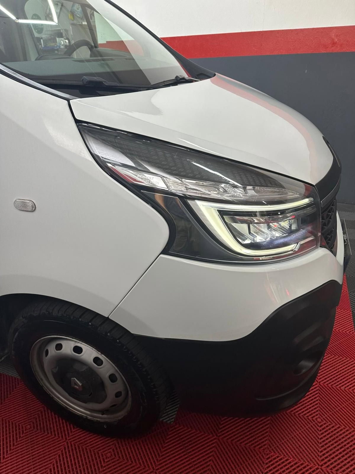 Renault Trafic Furgone T29 2.0 dCi 120CV PC-TN Furgone Ice Plus (10)