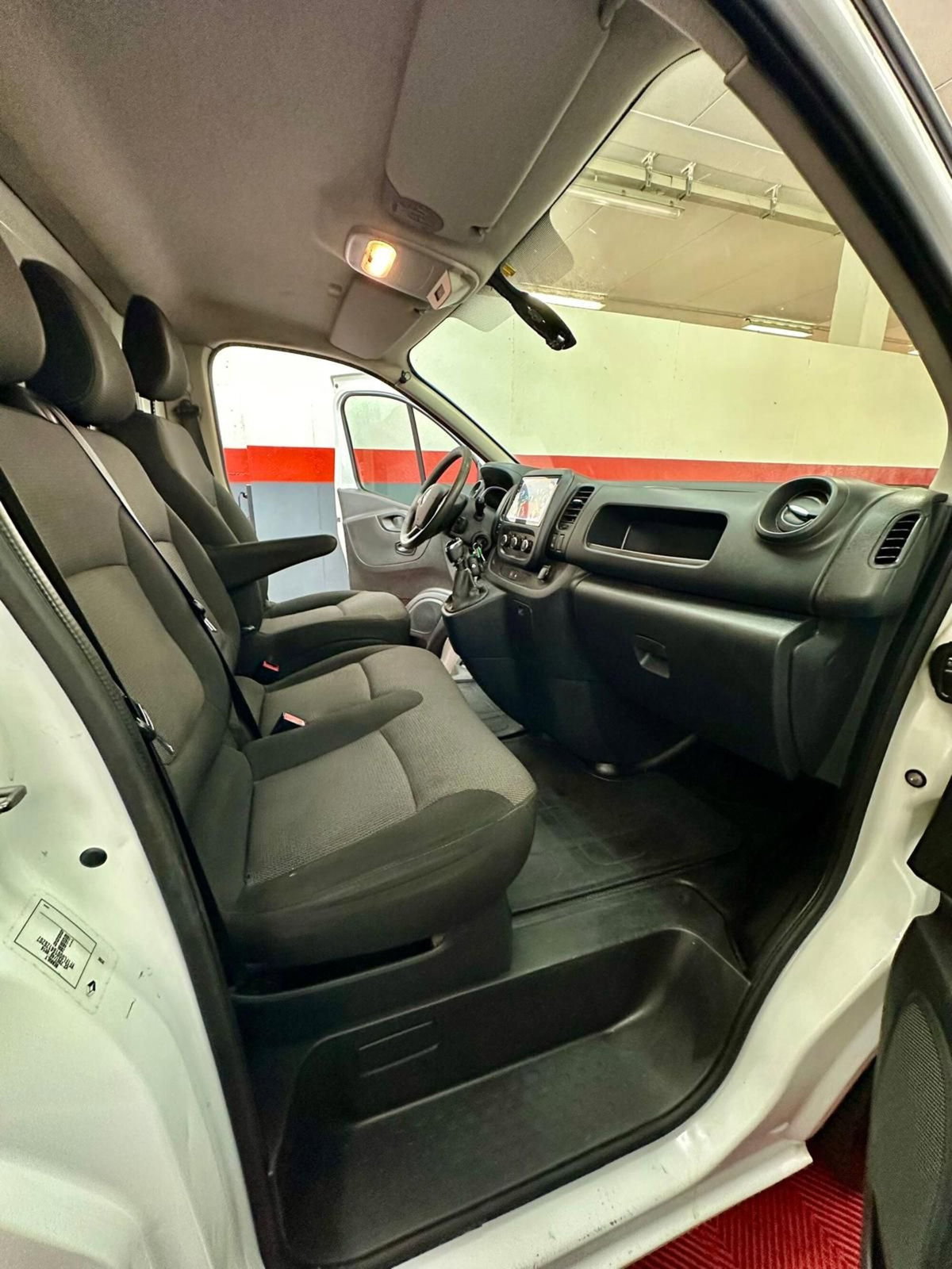 Renault Trafic Furgone T29 2.0 dCi 120CV PC-TN Furgone Ice Plus (14)