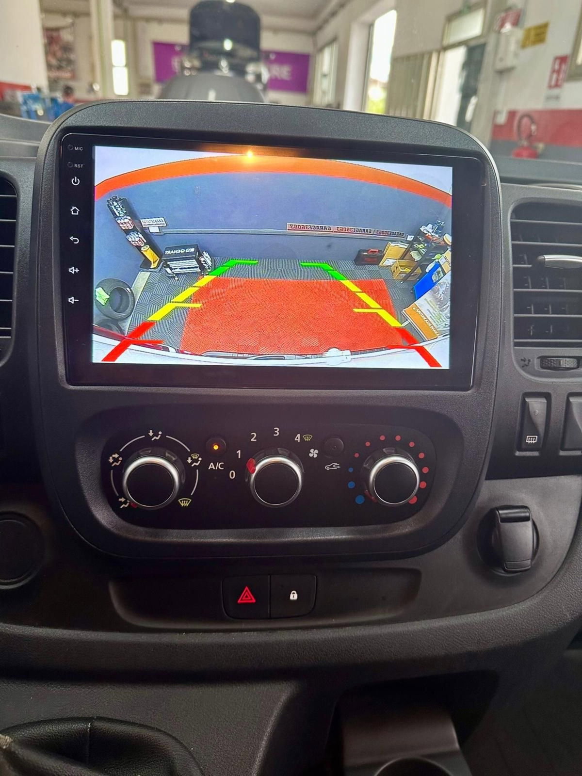Renault Trafic Furgone T29 2.0 dCi 120CV PC-TN Furgone Ice Plus (16)