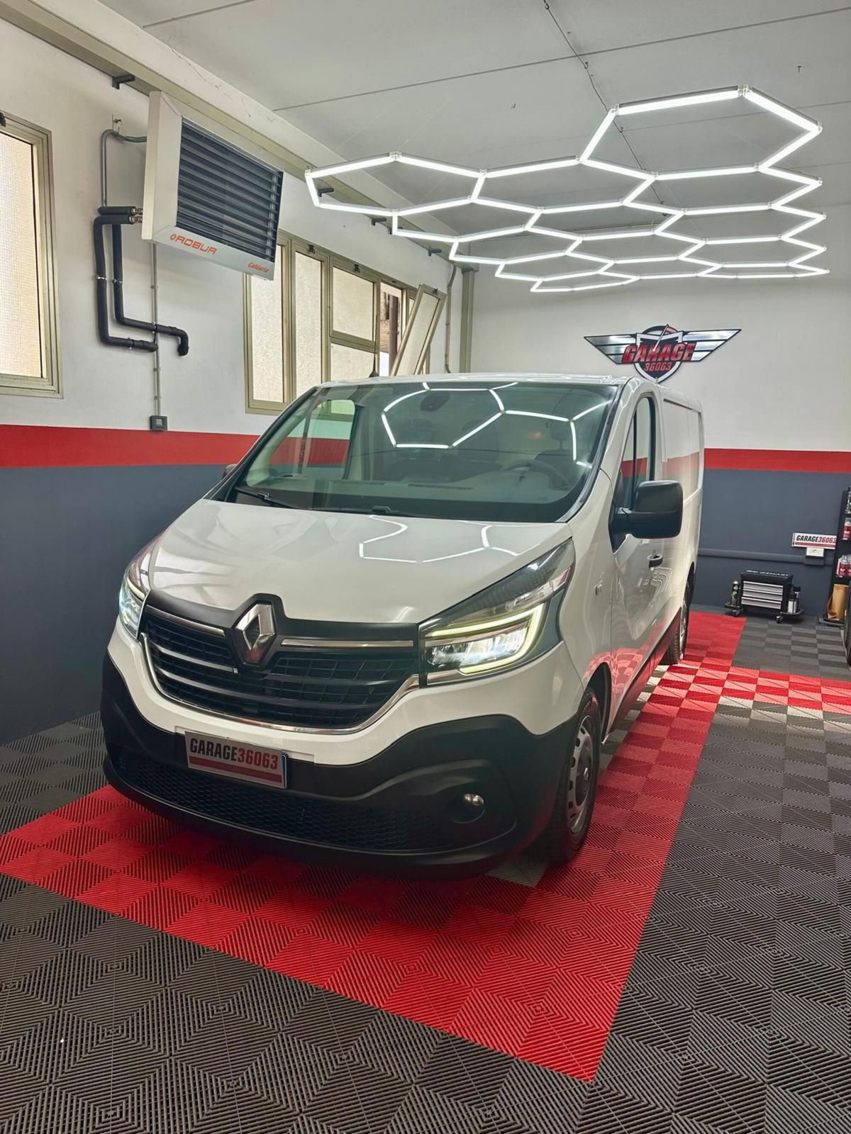 Renault Trafic Furgone T29 2.0 dCi 120CV PC-TN Furgone Ice Plus (4)