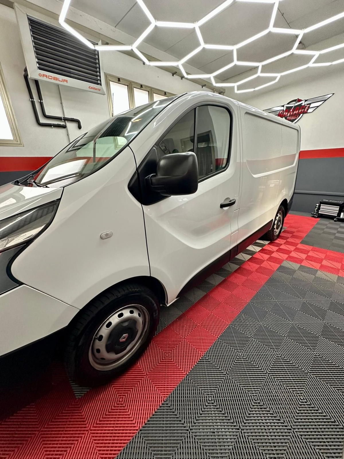 Renault Trafic Furgone T29 2.0 dCi 120CV PC-TN Furgone Ice Plus (5)