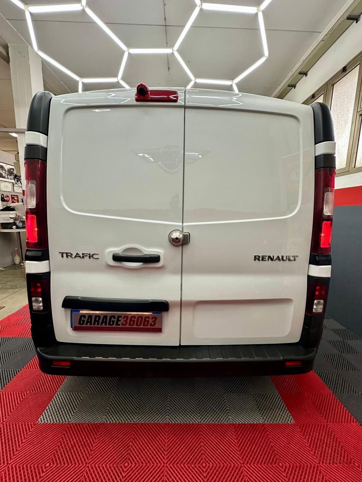 Renault Trafic Furgone T29 2.0 dCi 120CV PC-TN Furgone Ice Plus (7)