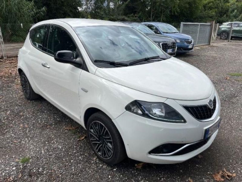 Lancia Ypsilon 1.0 FireFly 5 porte S&S Hybrid Gold Plus