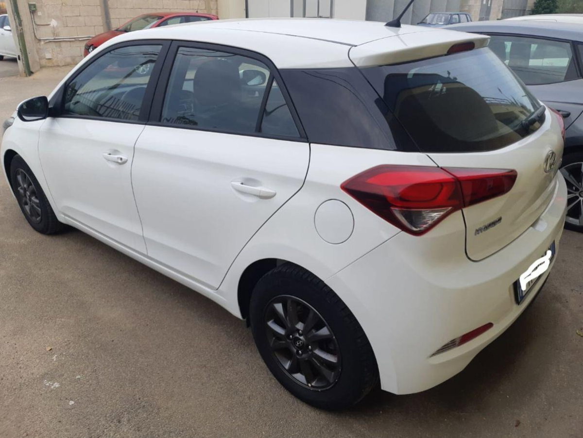 Hyundai i20 1.1 CRDi 12V 5 porte Comfort (4)