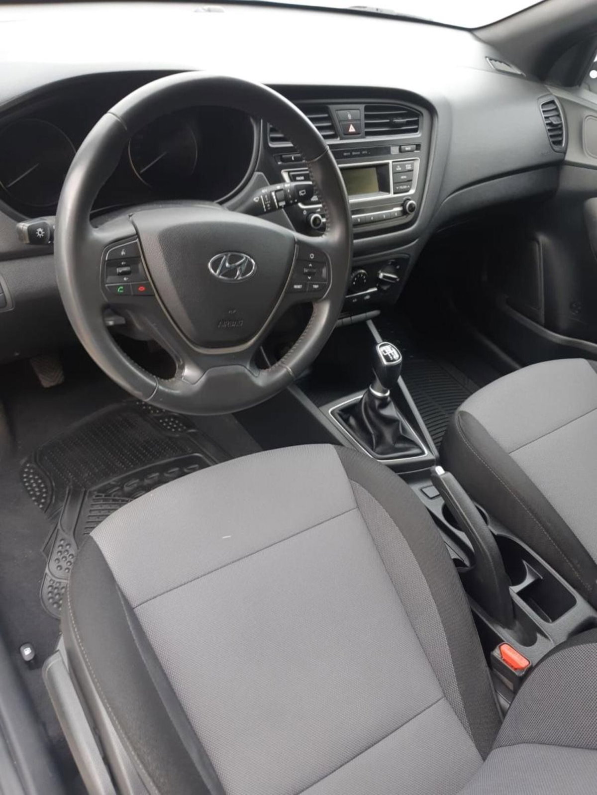 Hyundai i20 1.1 CRDi 12V 5 porte Comfort (5)