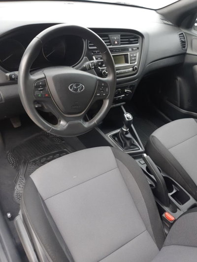 Hyundai i20 1.1 CRDi 12V 5 porte Comfort (5)