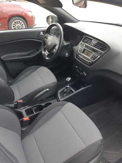 Hyundai i20 1.1 CRDi 12V 5 porte Comfort (6)
