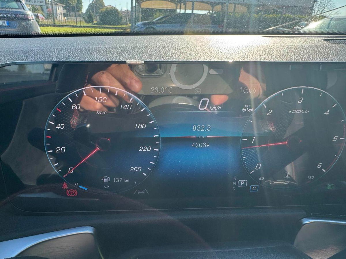Mercedes-Benz GLB 220 d AMG Line Premium Plus 4matic auto 7p.ti (10)