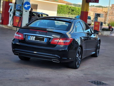 Mercedes-Benz Classe E Coupé 250 CDI Coupé BlueEFFICIENCY Avantgarde (2)