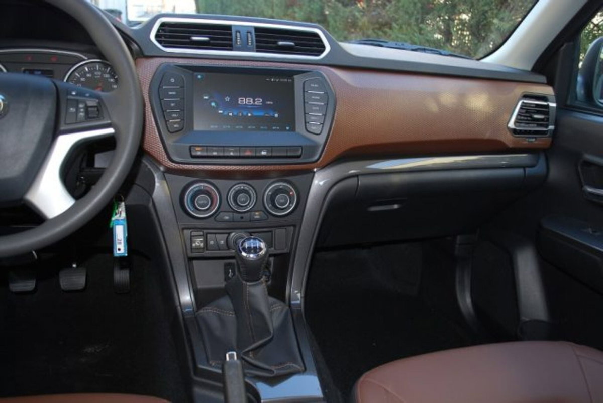 Great Wall Steed Pick-up Steed 6 2.4 Ecodual 4WD Premium (11)