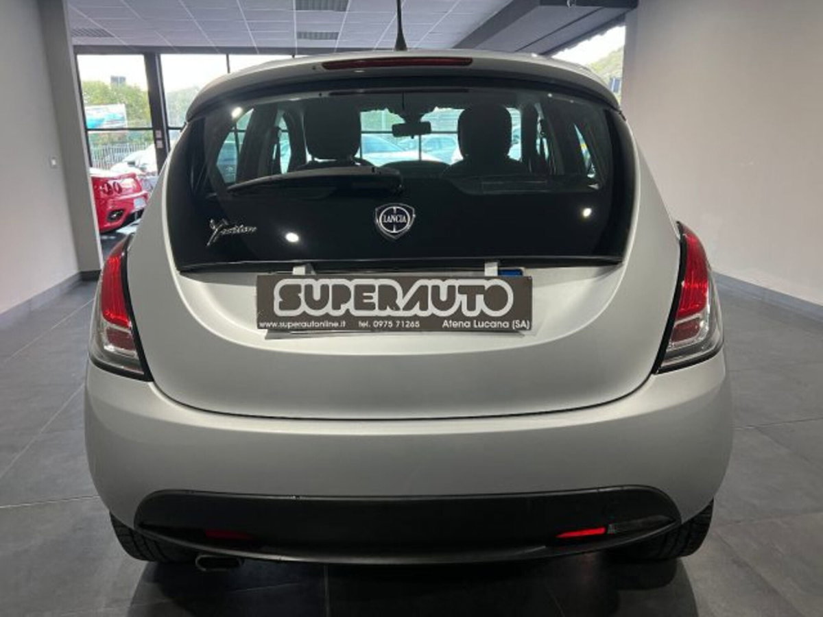 Lancia Ypsilon 1.2 69 CV 5 porte GPL Ecochic Platinum (4)