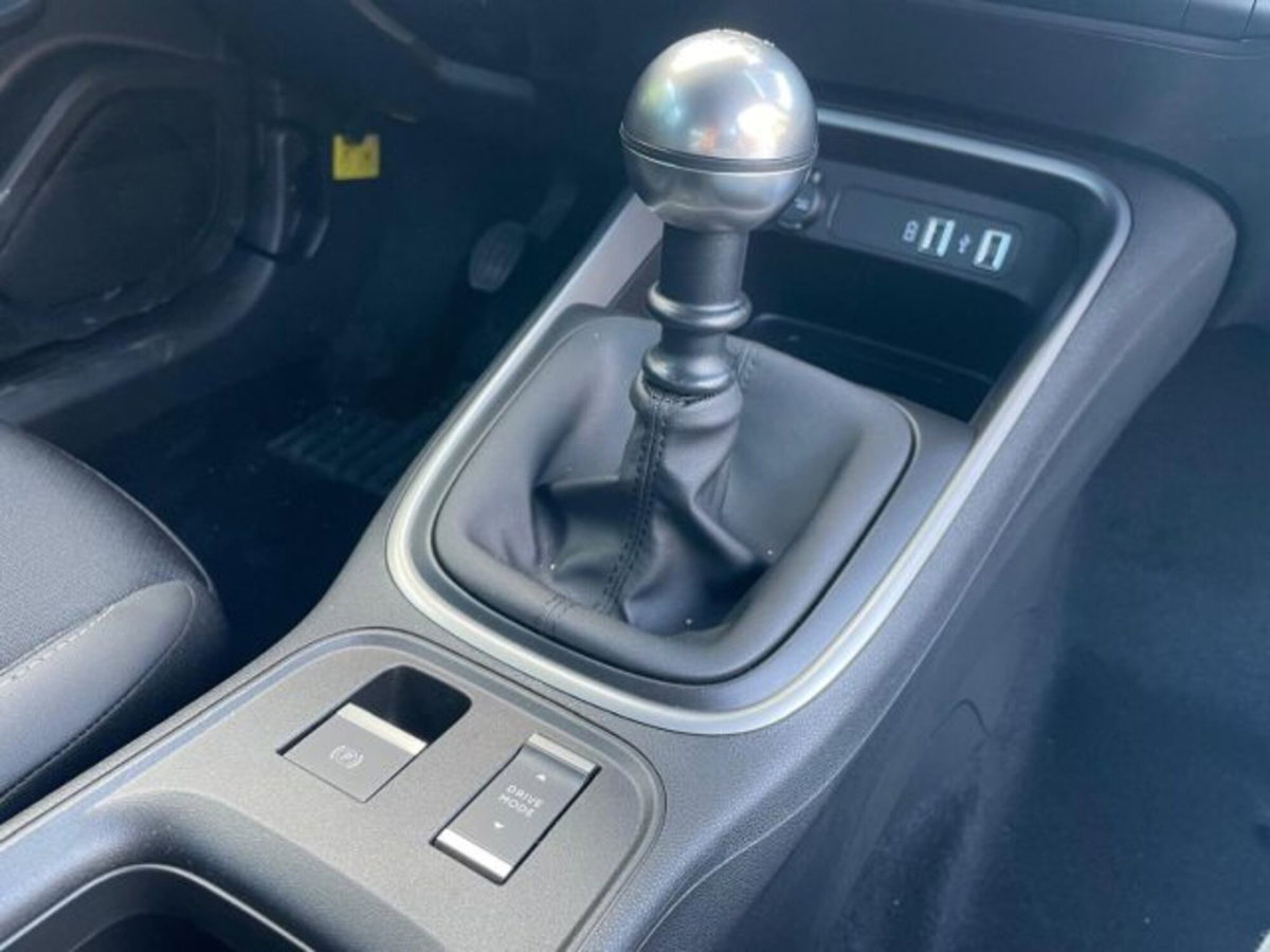 Jeep Avenger 1.2 turbo Altitude fwd 100cv (15)