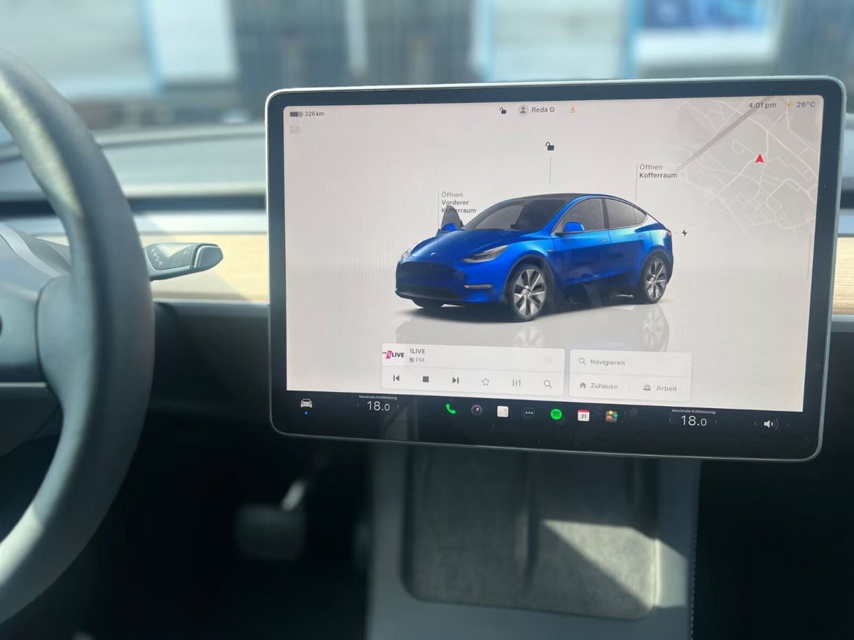 Tesla Model Y Long Range awd (14)