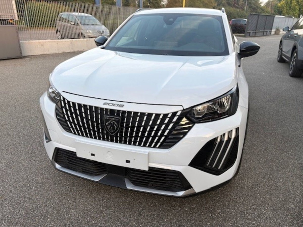Peugeot 2008 1.2 turbo Allure 100cv (12)