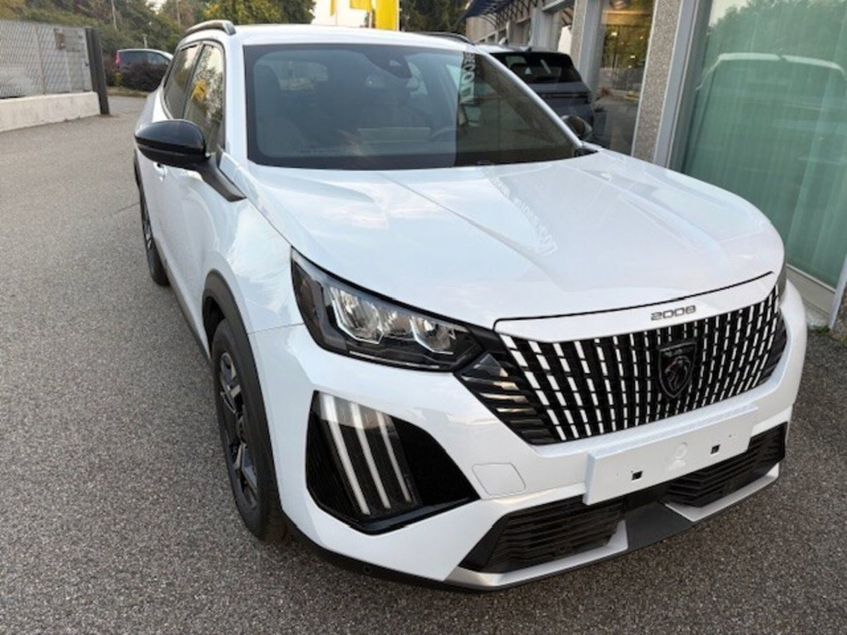 Peugeot 2008 1.2 turbo Allure 100cv (14)