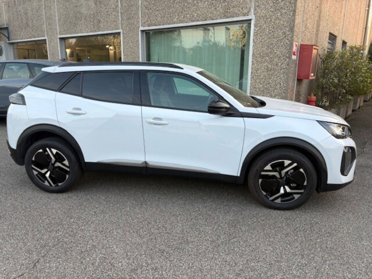 Peugeot 2008 1.2 turbo Allure 100cv (15)