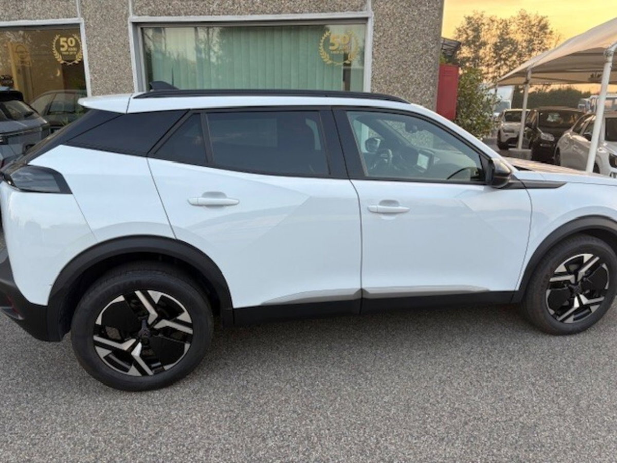 Peugeot 2008 1.2 turbo Allure 100cv (16)