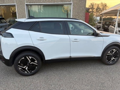 Peugeot 2008 1.2 turbo Allure 100cv (16)
