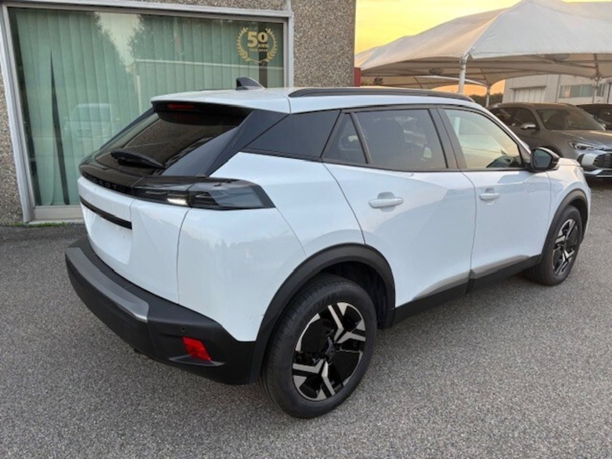 Peugeot 2008 1.2 turbo Allure 100cv (17)