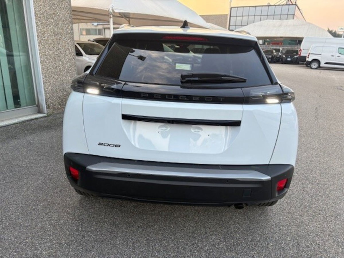 Peugeot 2008 1.2 turbo Allure 100cv (20)